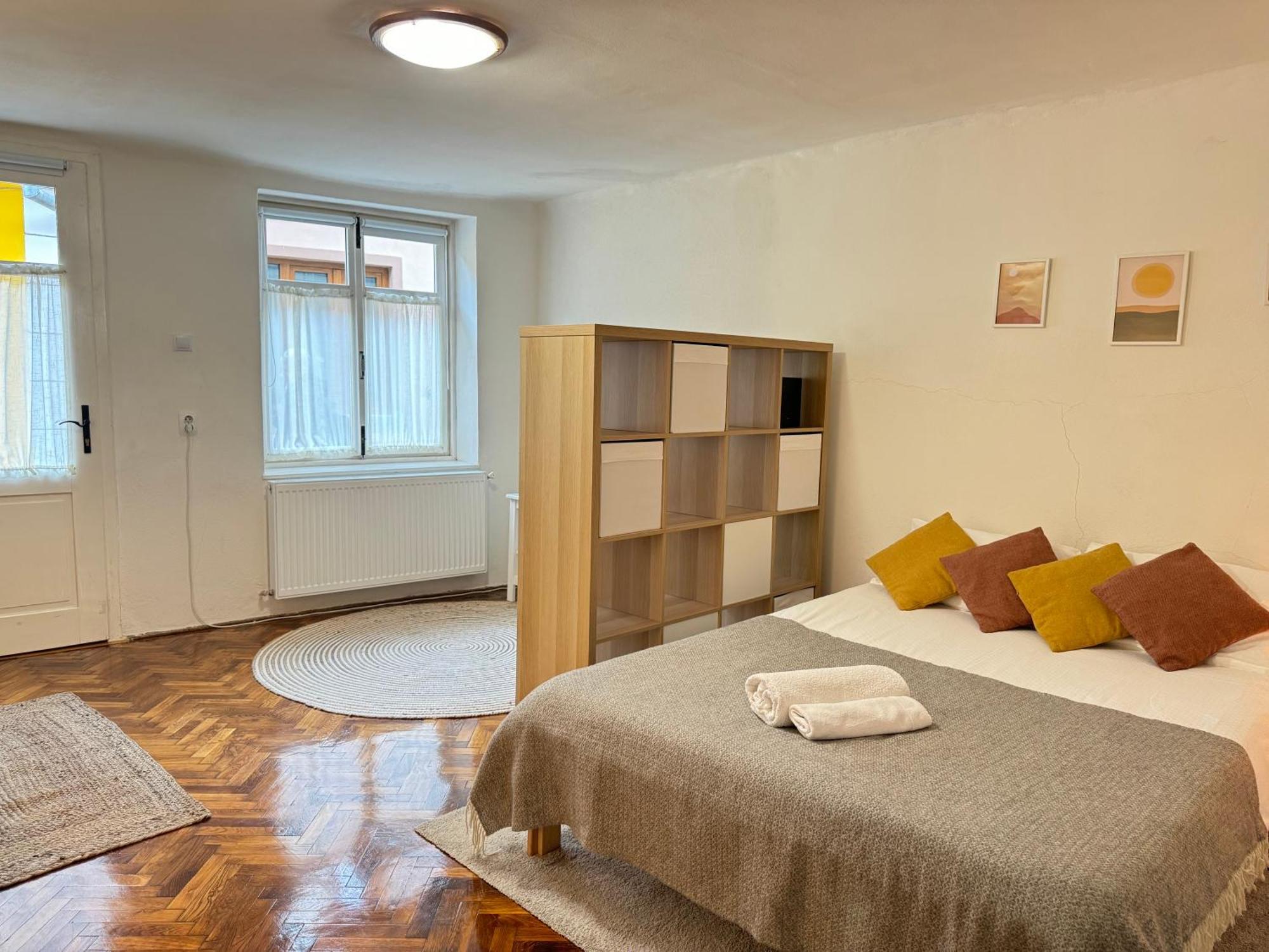 Charming Studio Ideal For Getaways Or Workations In Sibiu'S Medieval City Center ภายนอก รูปภาพ