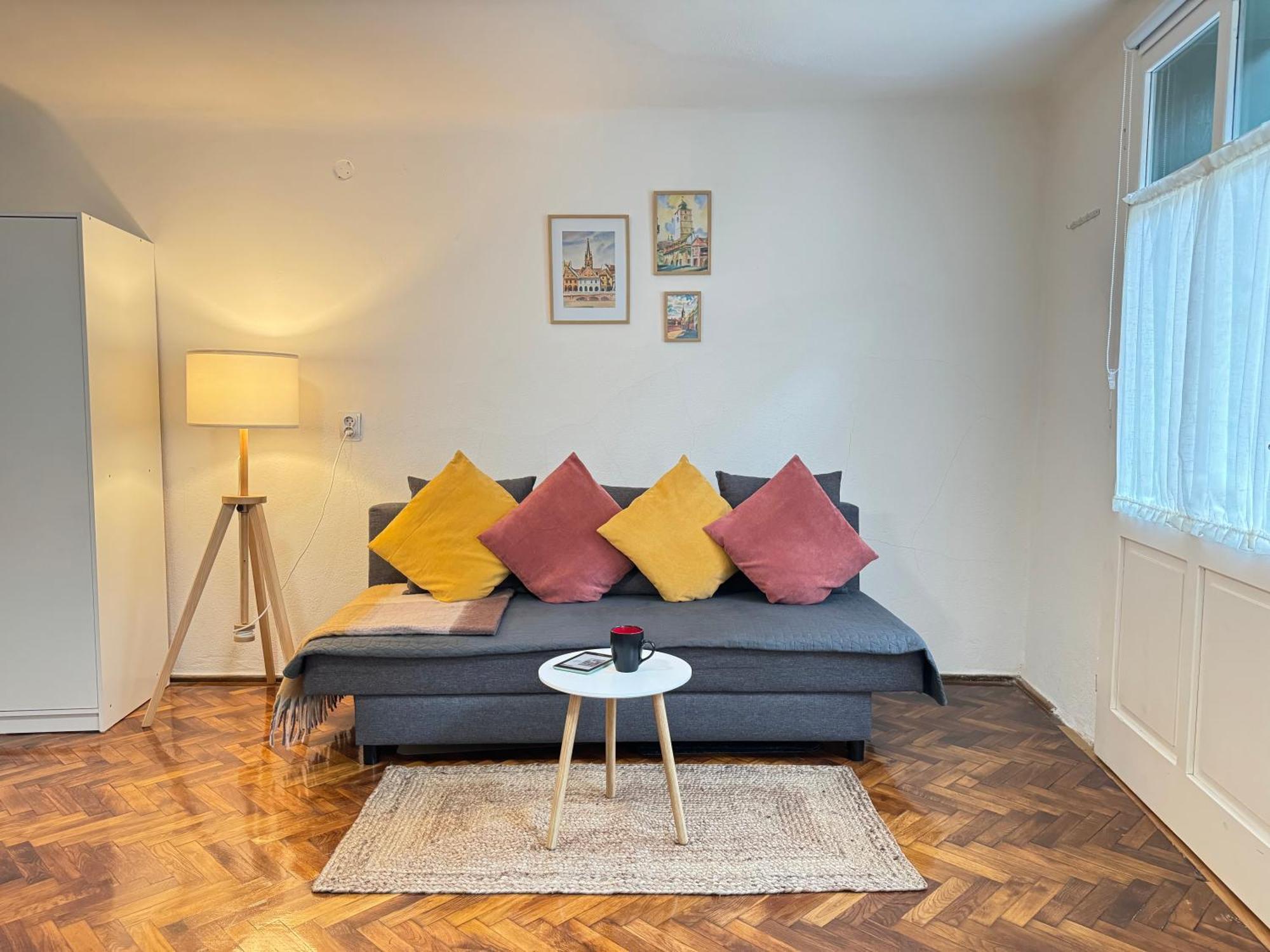 Charming Studio Ideal For Getaways Or Workations In Sibiu'S Medieval City Center ภายนอก รูปภาพ