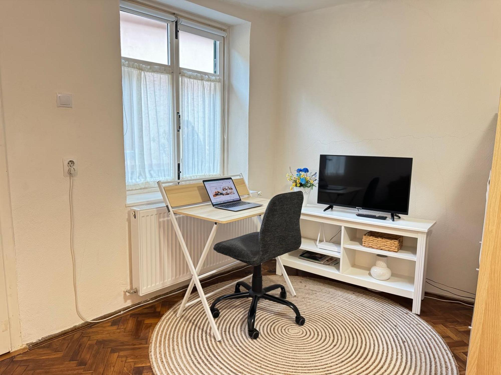 Charming Studio Ideal For Getaways Or Workations In Sibiu'S Medieval City Center ภายนอก รูปภาพ